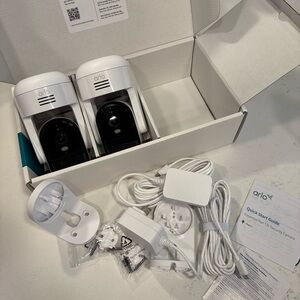 Arlo Essential Pan Tilt Security Camera 2K